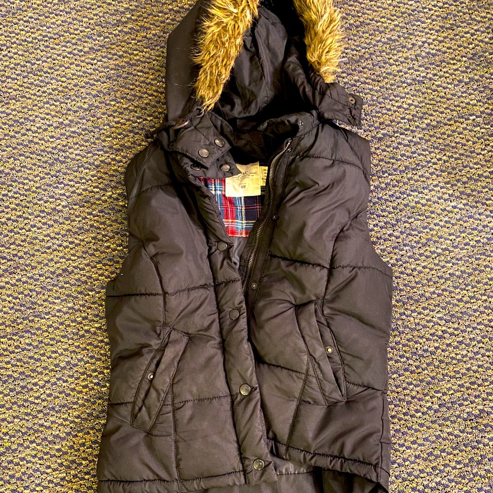 Black bubble vest